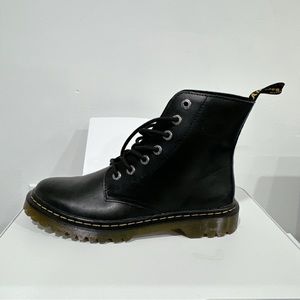 Dr. Martens Doc Martens Luana Boots Aw004 Lace Up black Leather Women’s Size 9